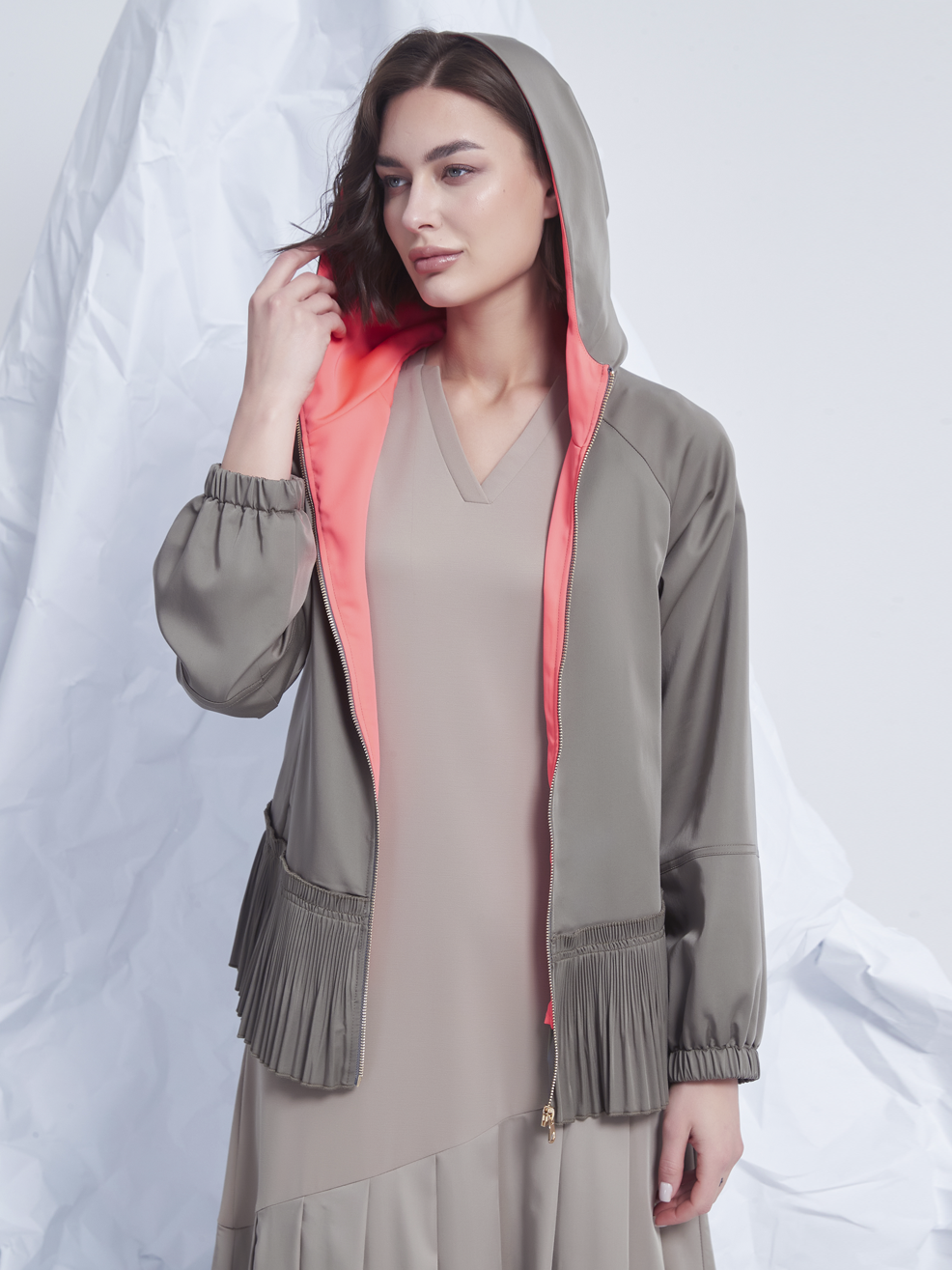 PLEATED HOODIE JACKET