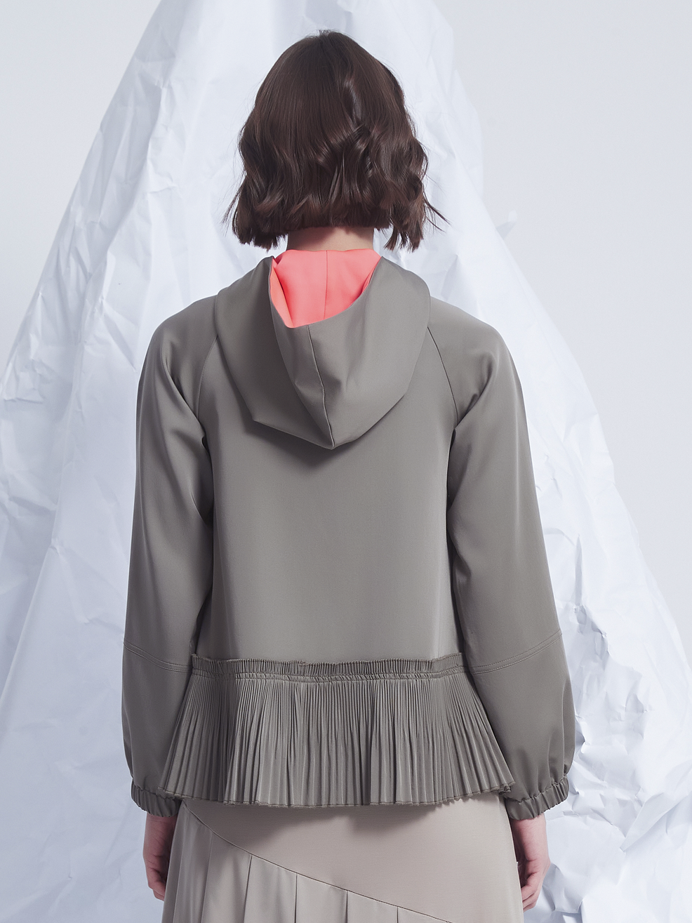 PLEATED HOODIE JACKET