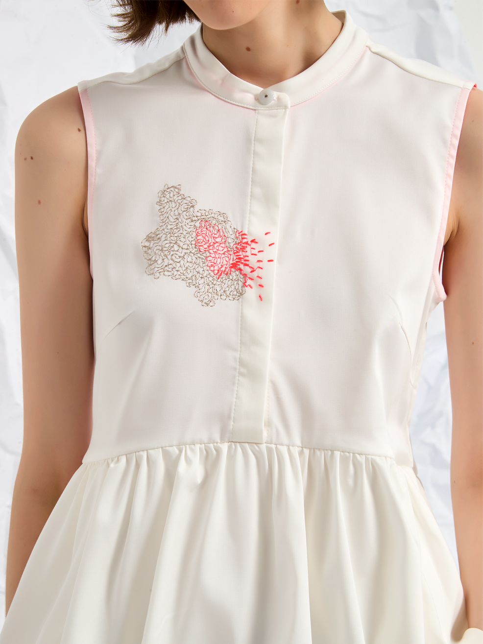 EMBROIDERED BALLOON BLOUSE