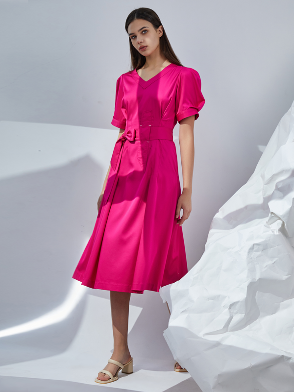 Final Pieces - DETAILED V-NECK DRESS