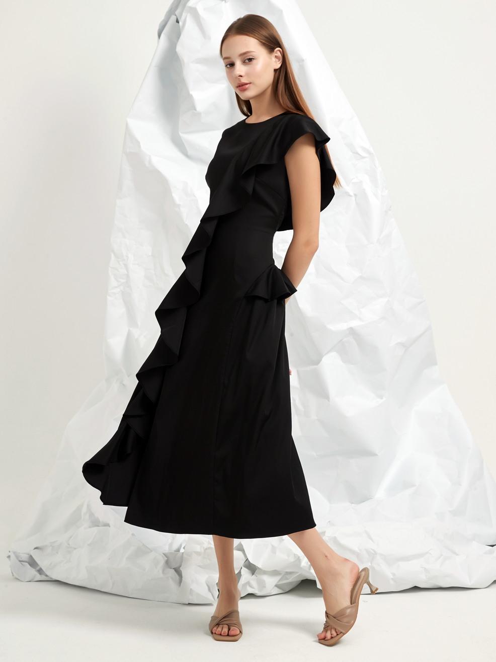 FRILLS FLARED MAXI DRESS