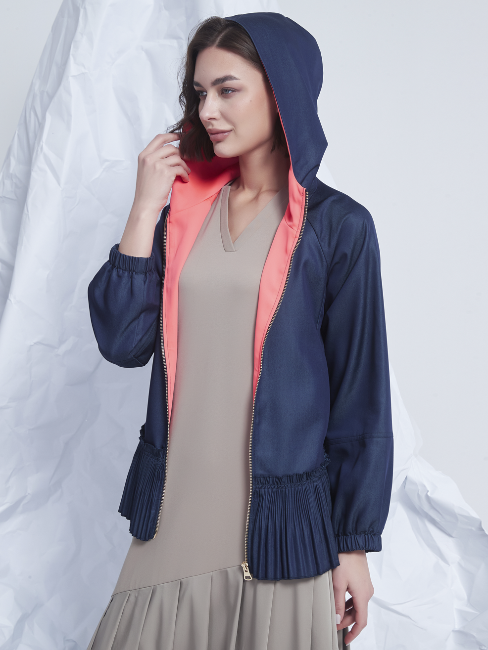 PLEATED HOODIE JACKET