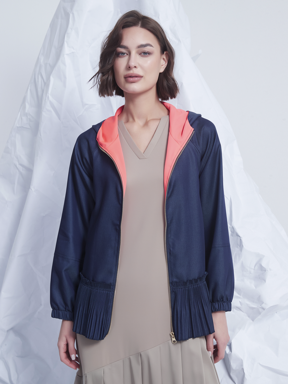 PLEATED HOODIE JACKET
