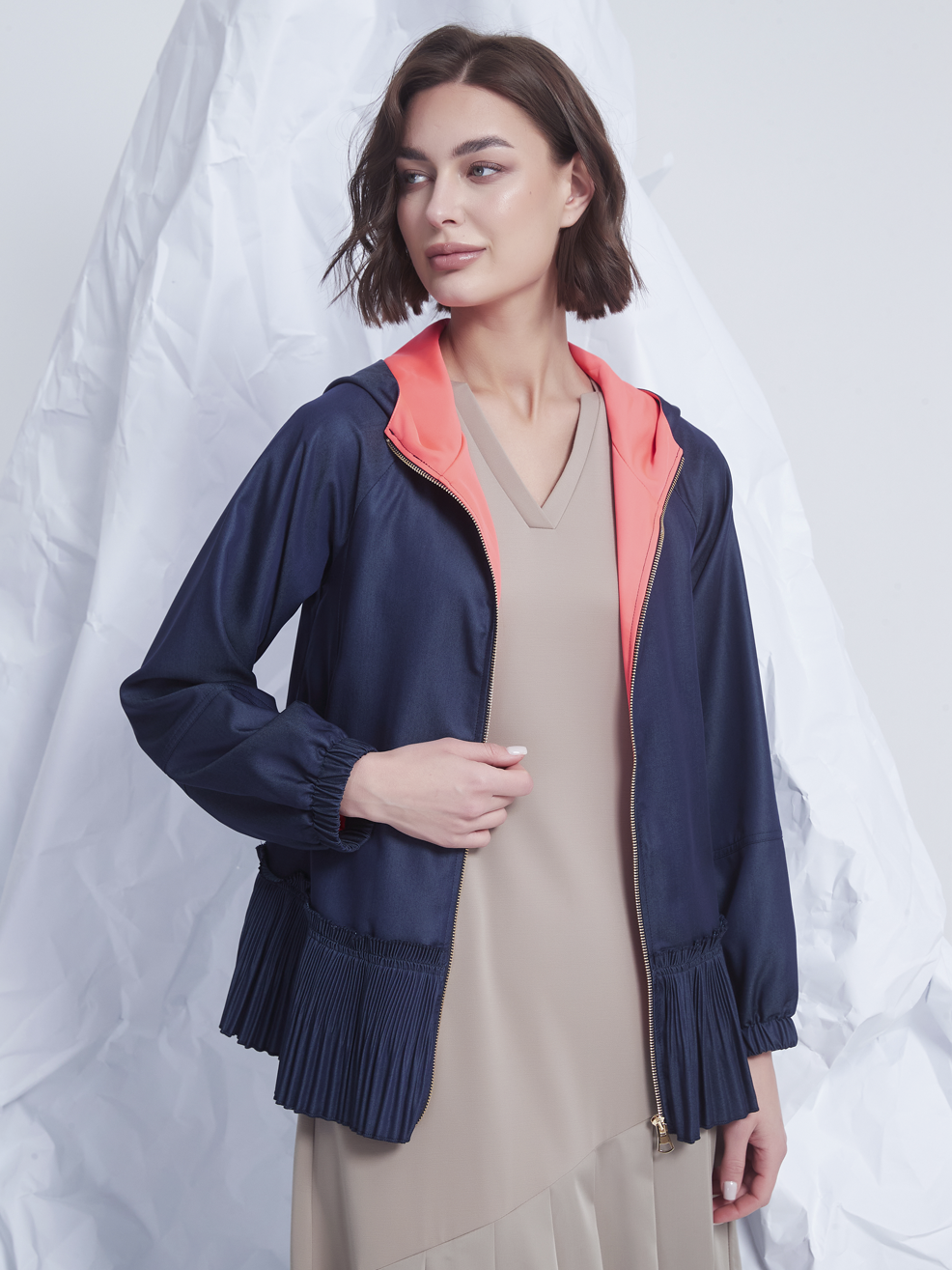 PLEATED HOODIE JACKET