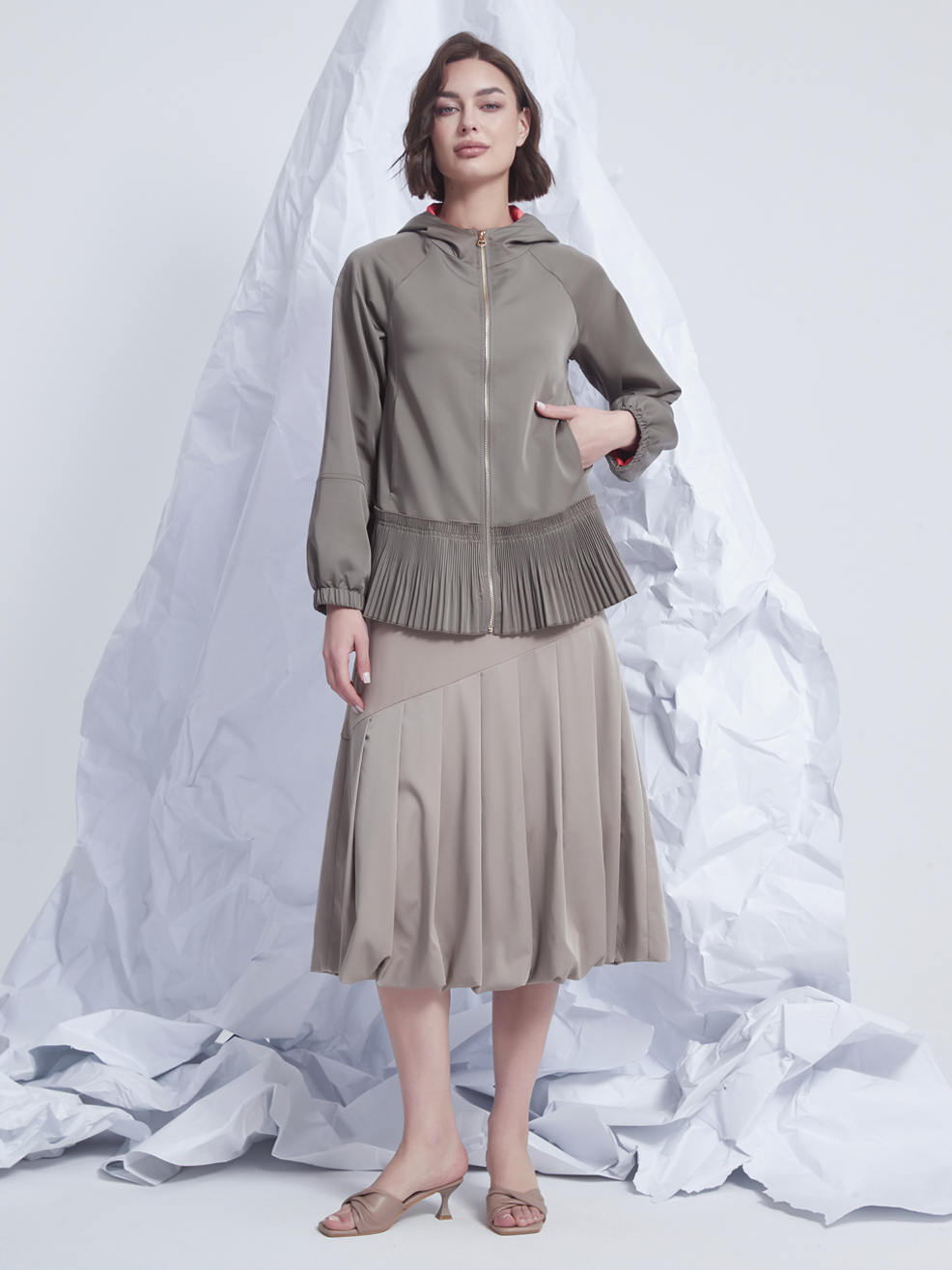 PLEATED HOODIE JACKET