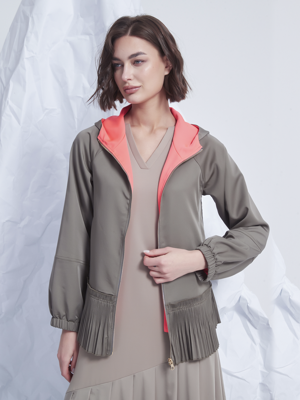 PLEATED HOODIE JACKET