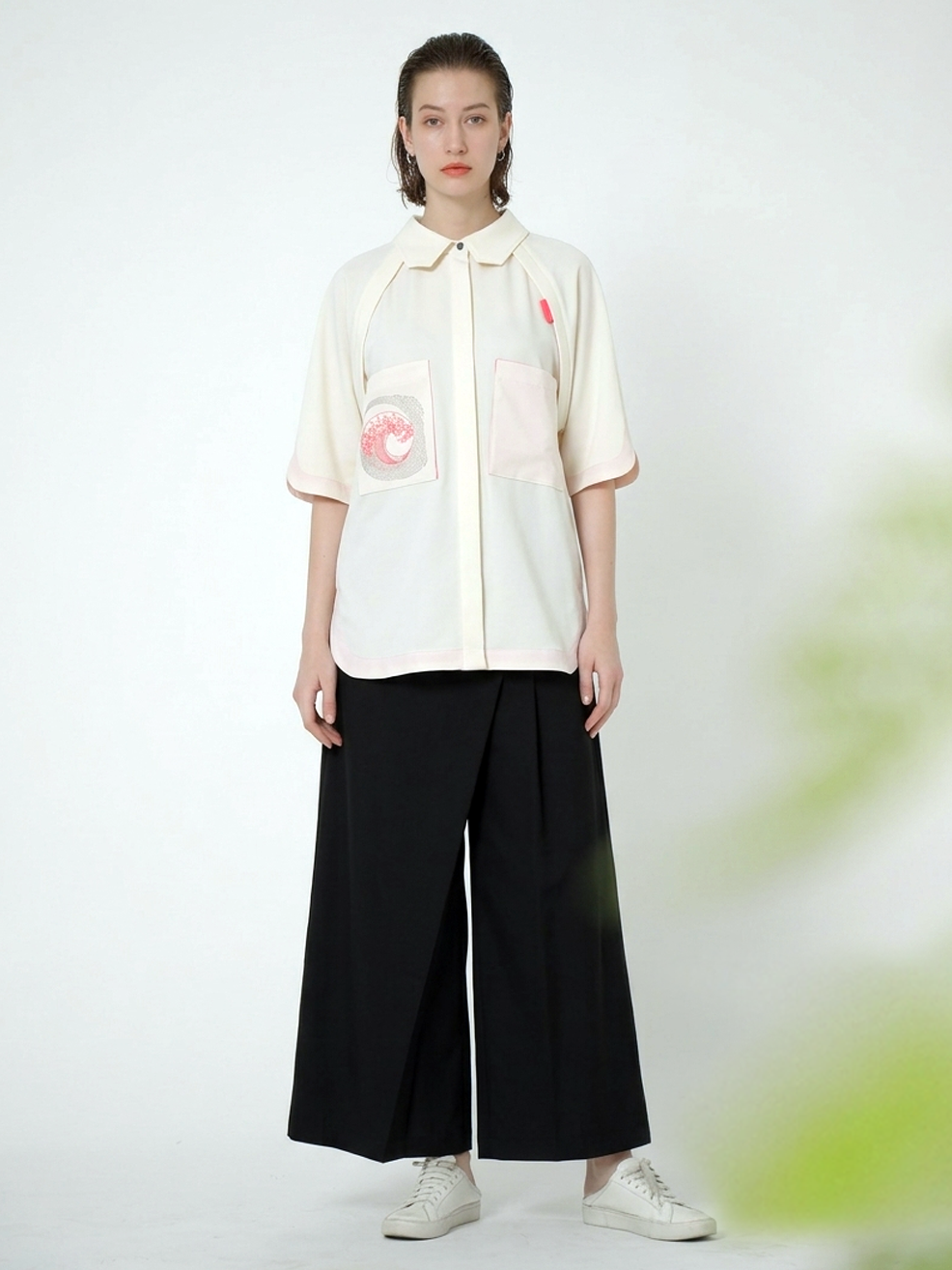 EMBROIDERED POCKETED JERSEY BLOUSE