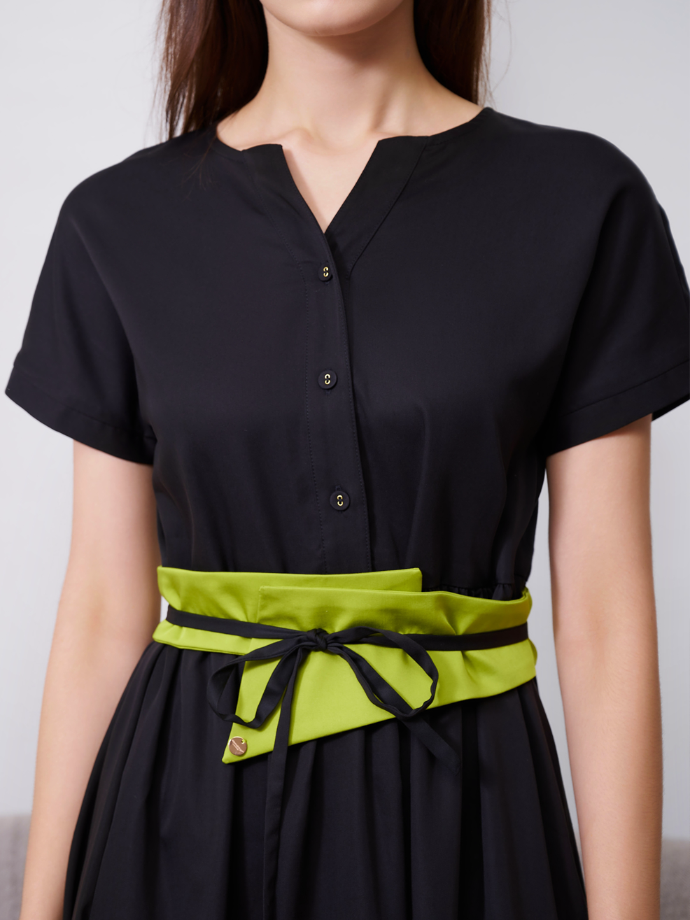 CONTRAST COLOR BELT MIDI DRESS