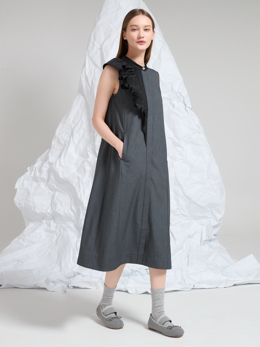 PLEATED CONTRAST WOOL MIDI DRESS