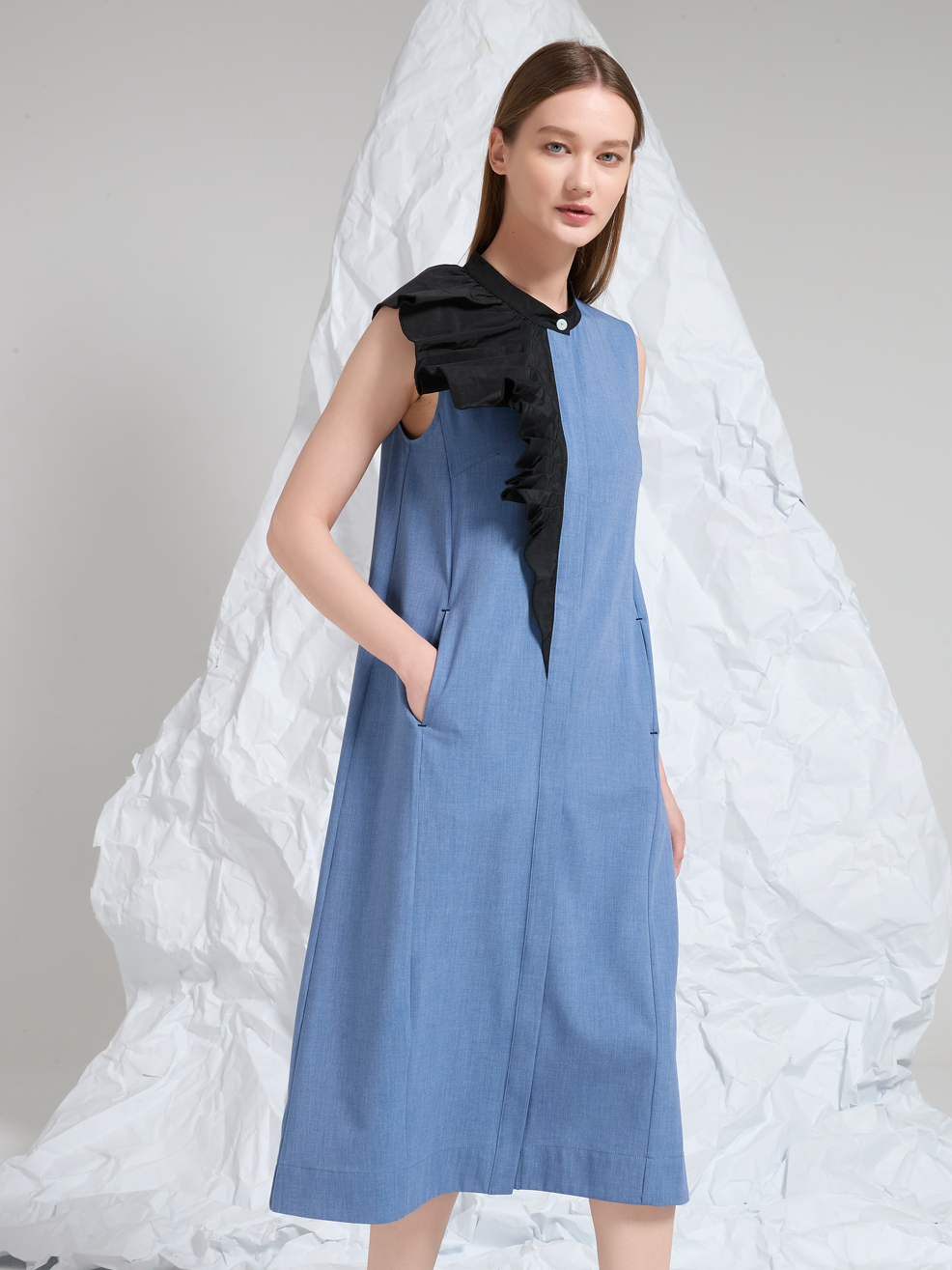 PLEATED CONTRAST WOOL MIDI DRESS