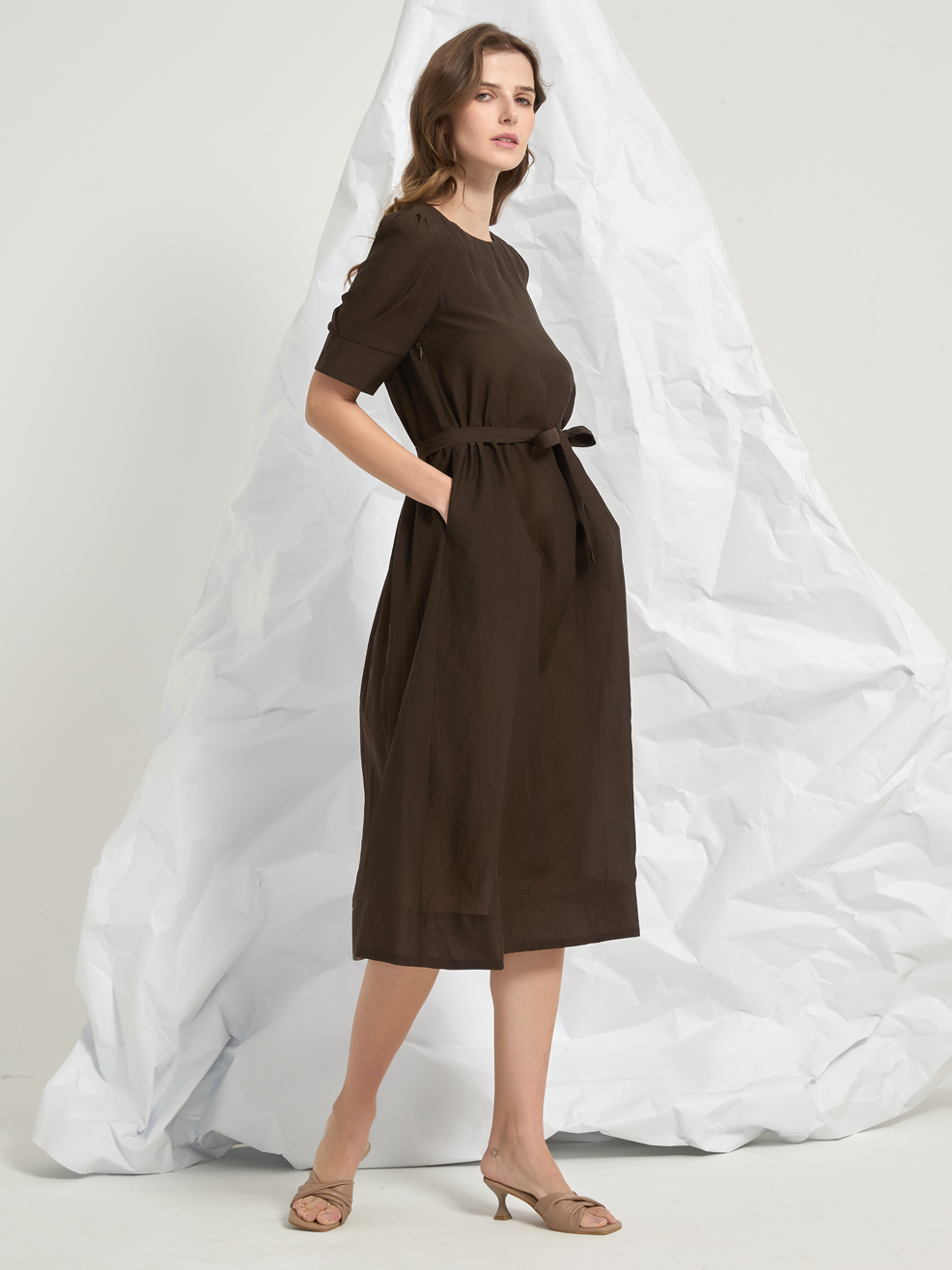BACK TIED PLEATED MIDI DRESS