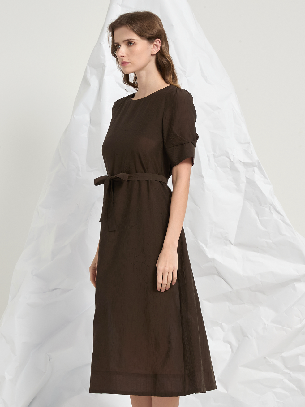 BACK TIED PLEATED MIDI DRESS