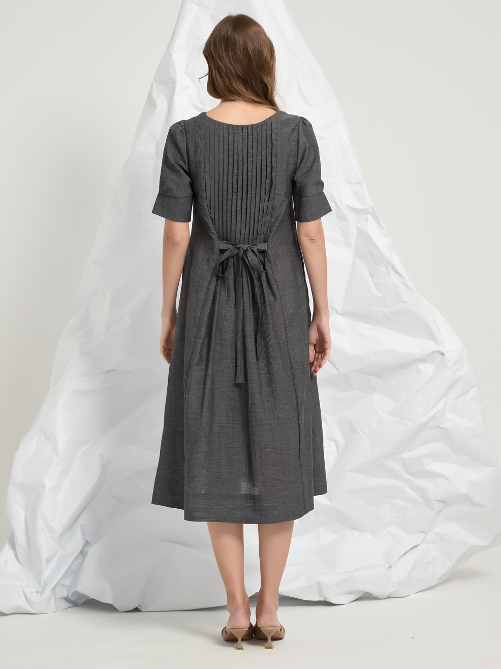 BACK TIED PLEATED MIDI DRESS